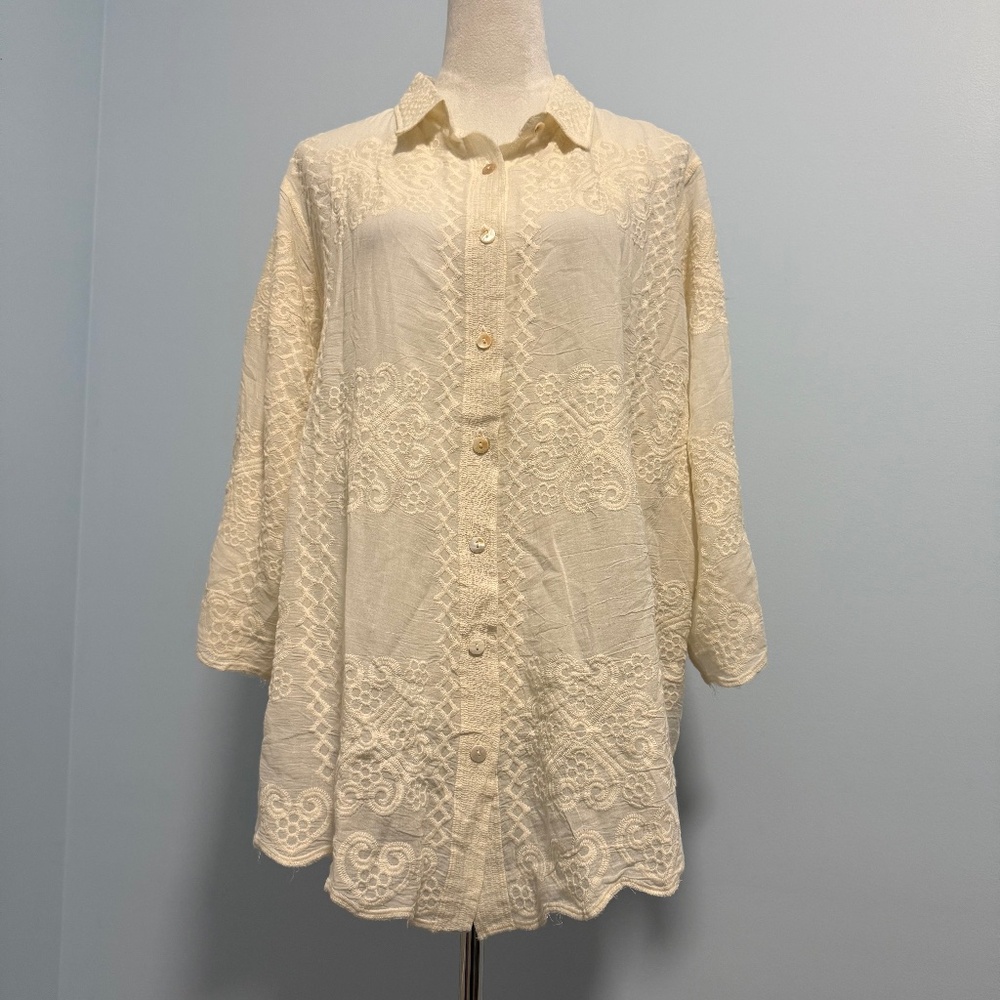 Liv Los Angeles Women’s Plus Embroidered Cream Tunic Top Size 1X